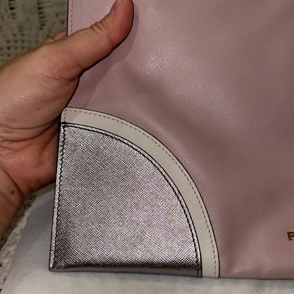 Prada bag - Picture 11 of 17